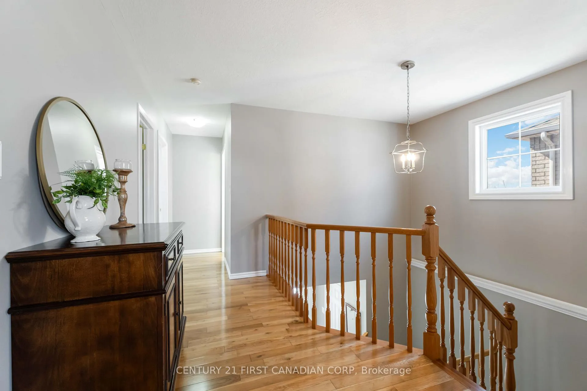 Photo 17 of 49 Foxtrot Drive, Hamilton, Stoney Creek Mountain — HOMEH
