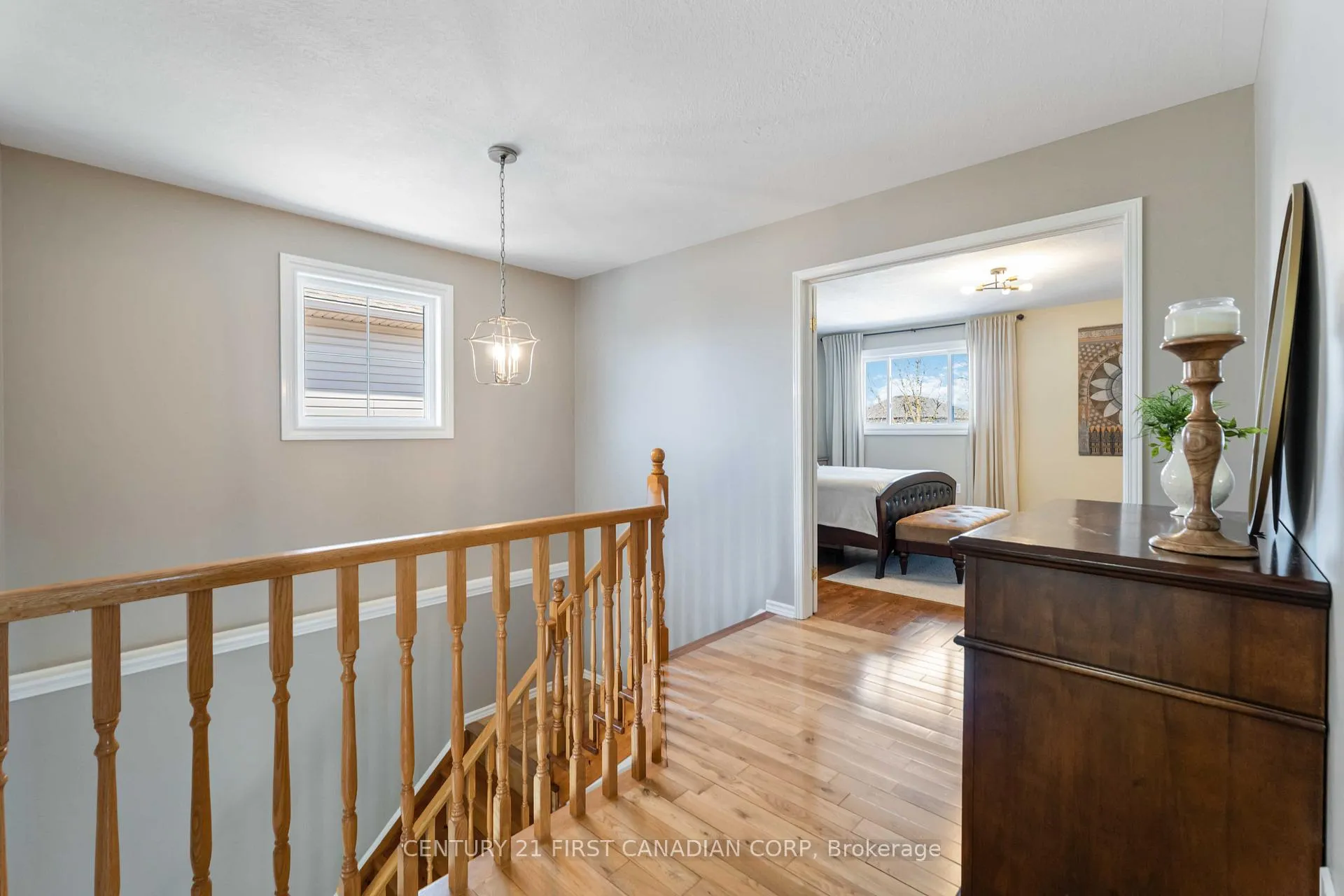 Photo 23 of 49 Foxtrot Drive, Hamilton, Stoney Creek Mountain — HOMEH