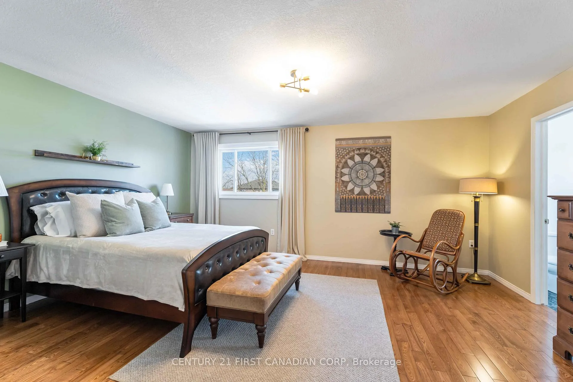 Photo 24 of 49 Foxtrot Drive, Hamilton, Stoney Creek Mountain — HOMEH