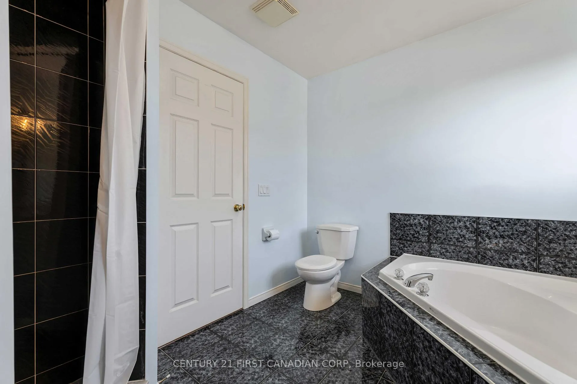 Photo 27 of 49 Foxtrot Drive, Hamilton, Stoney Creek Mountain — HOMEH