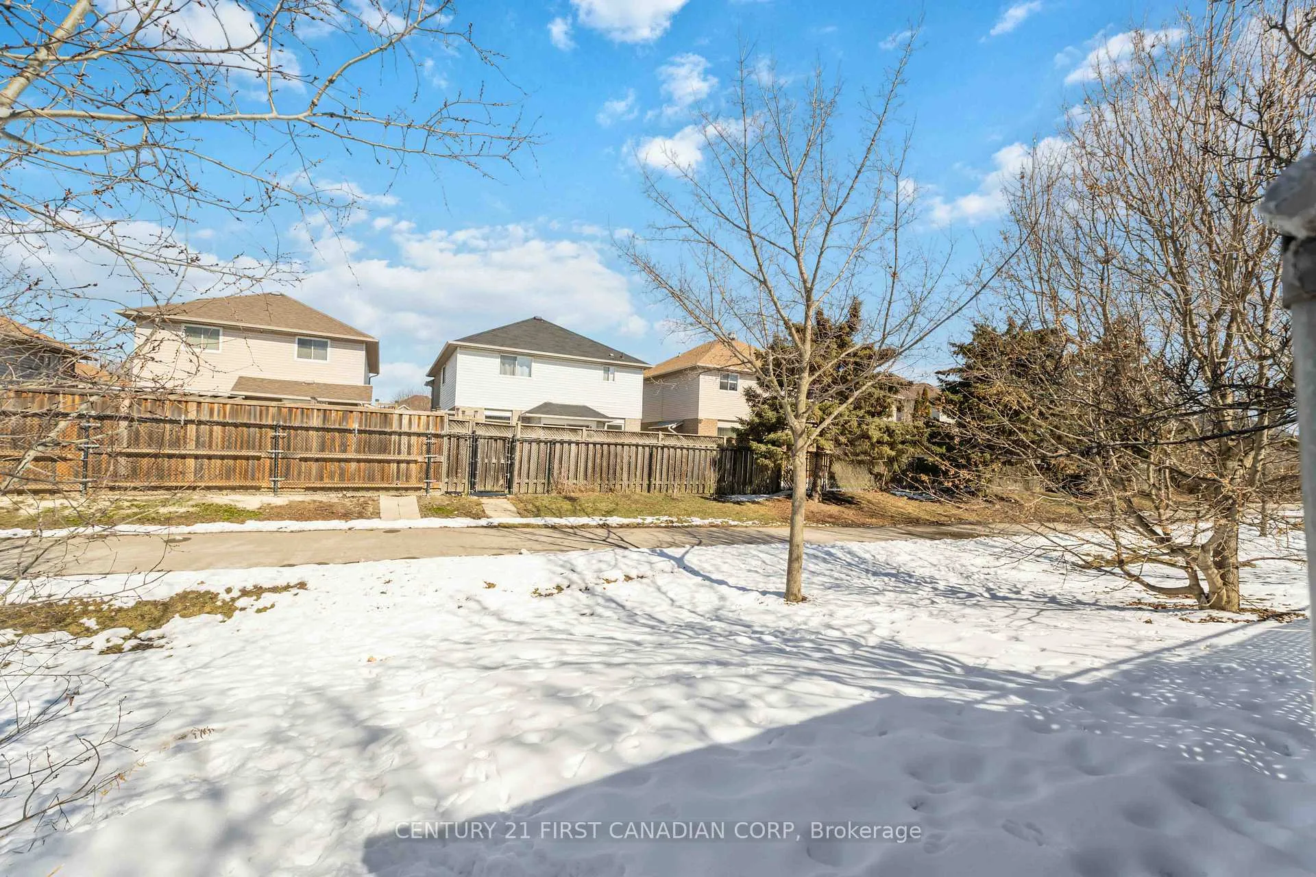 Photo 41 of 49 Foxtrot Drive, Hamilton, Stoney Creek Mountain — HOMEH