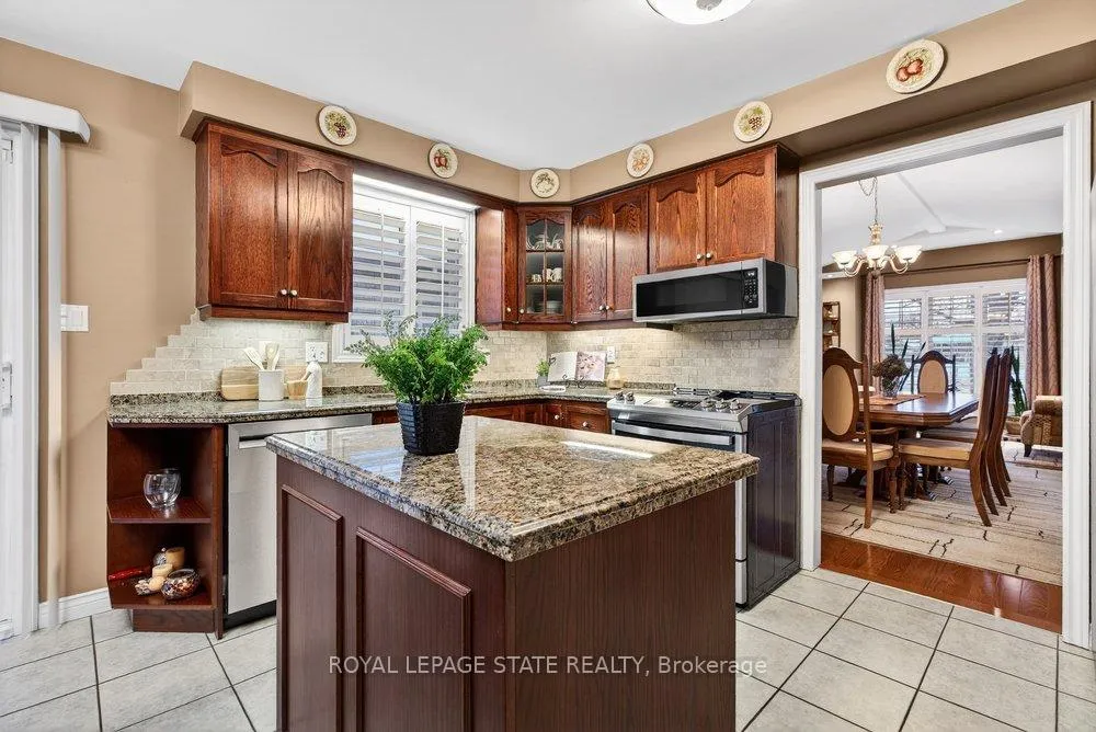 Photo 2 of 128 Nugent Drive, Hamilton, Kentley — HOMEH