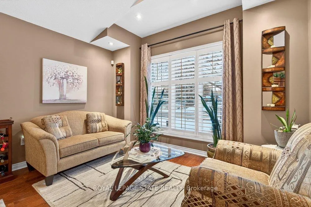 Photo 3 of 128 Nugent Drive, Hamilton, Kentley — HOMEH