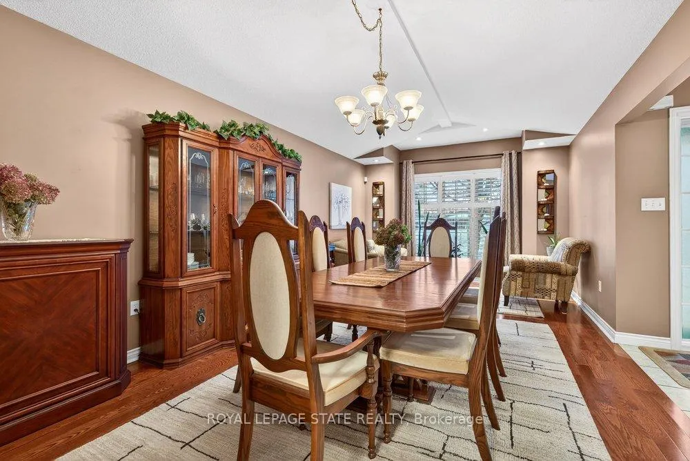 Photo 4 of 128 Nugent Drive, Hamilton, Kentley — HOMEH