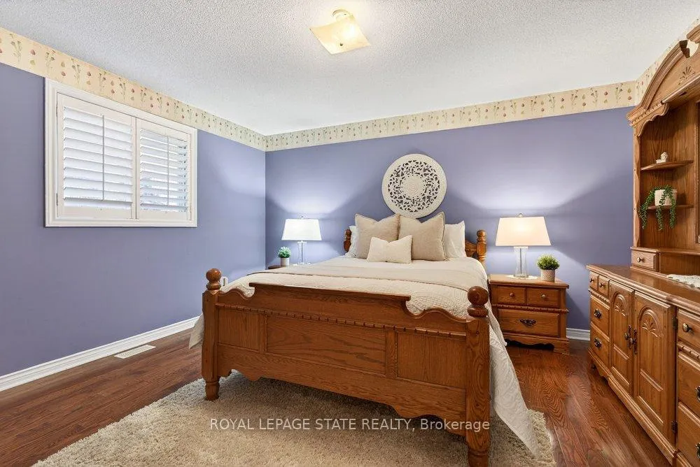 Photo 5 of 128 Nugent Drive, Hamilton, Kentley — HOMEH