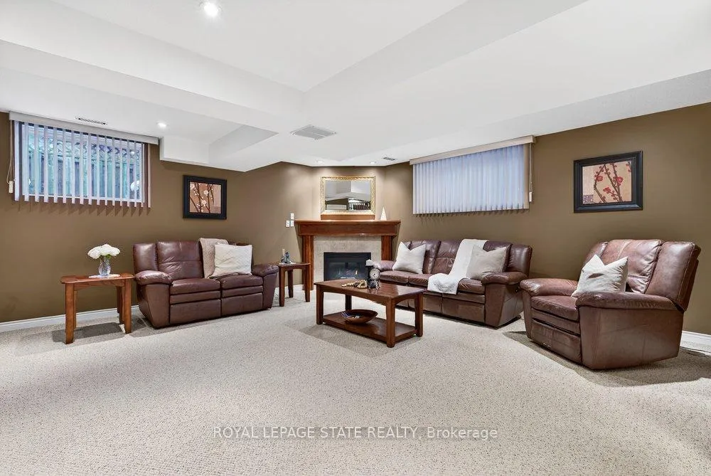 Photo 6 of 128 Nugent Drive, Hamilton, Kentley — HOMEH