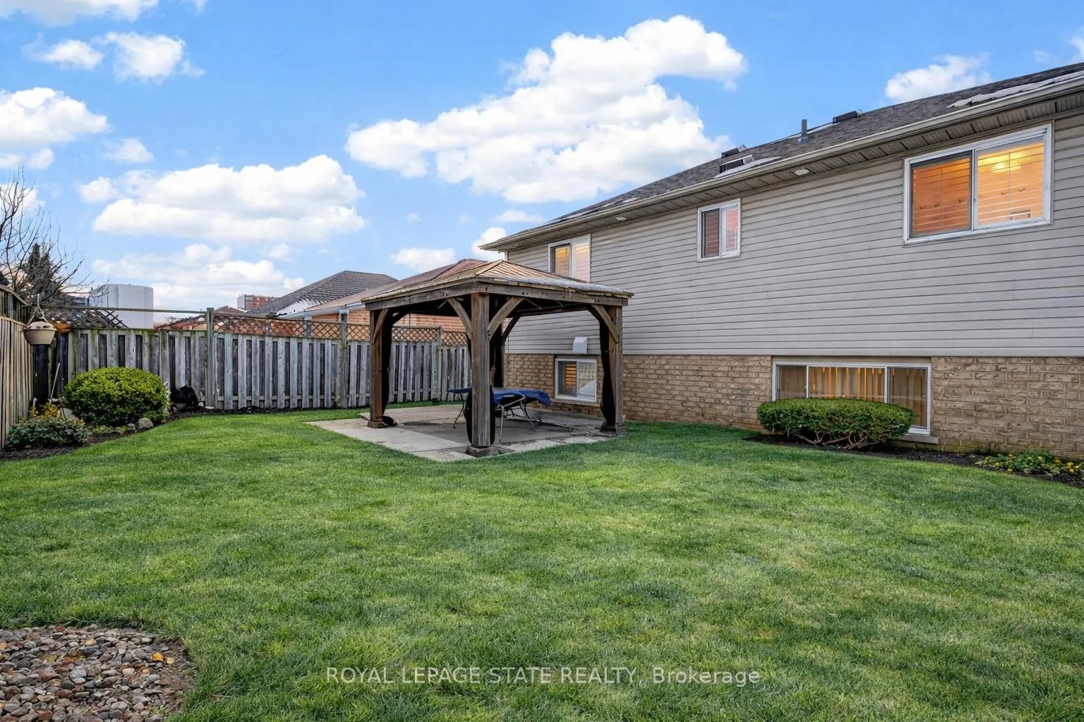 Photo 7 of 128 Nugent Drive, Hamilton, Kentley — HOMEH