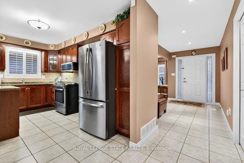 Photo 17 of 128 Nugent Drive, Hamilton, Kentley — HOMEH