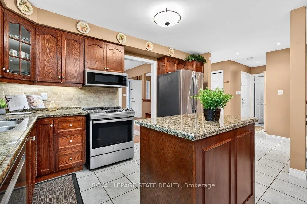 Photo 22 of 128 Nugent Drive, Hamilton, Kentley — HOMEH