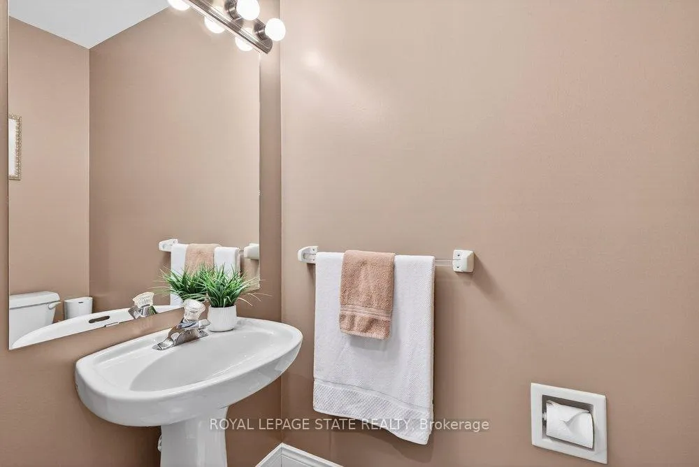 Photo 25 of 128 Nugent Drive, Hamilton, Kentley — HOMEH