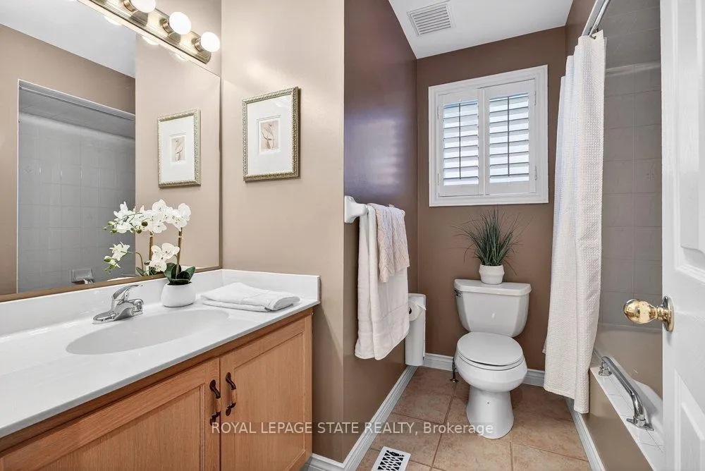 Photo 31 of 128 Nugent Drive, Hamilton, Kentley — HOMEH