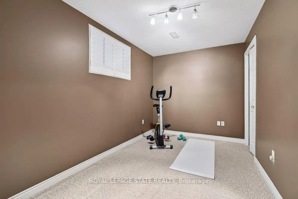 Photo 38 of 128 Nugent Drive, Hamilton, Kentley — HOMEH