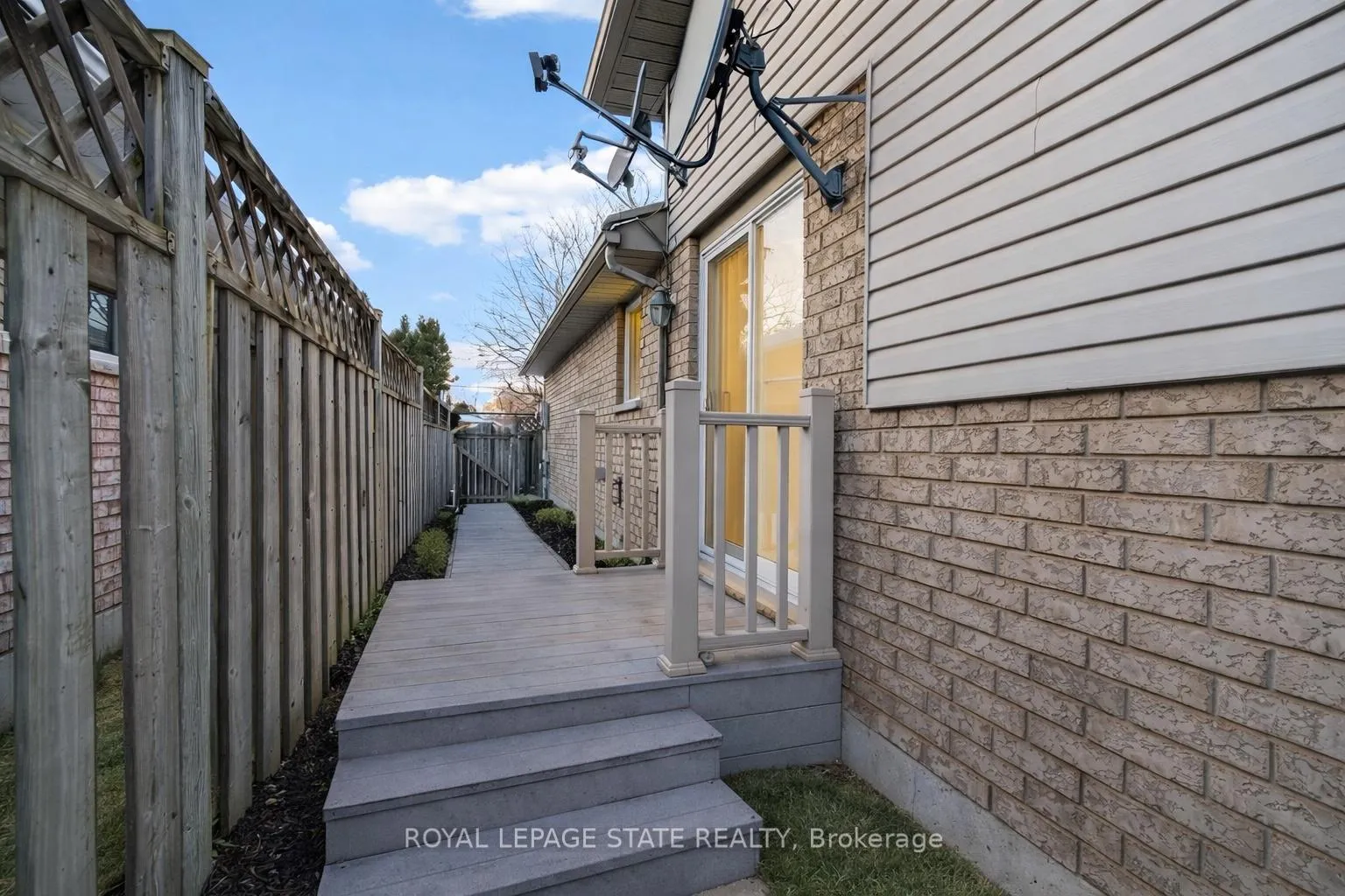Photo 41 of 128 Nugent Drive, Hamilton, Kentley — HOMEH
