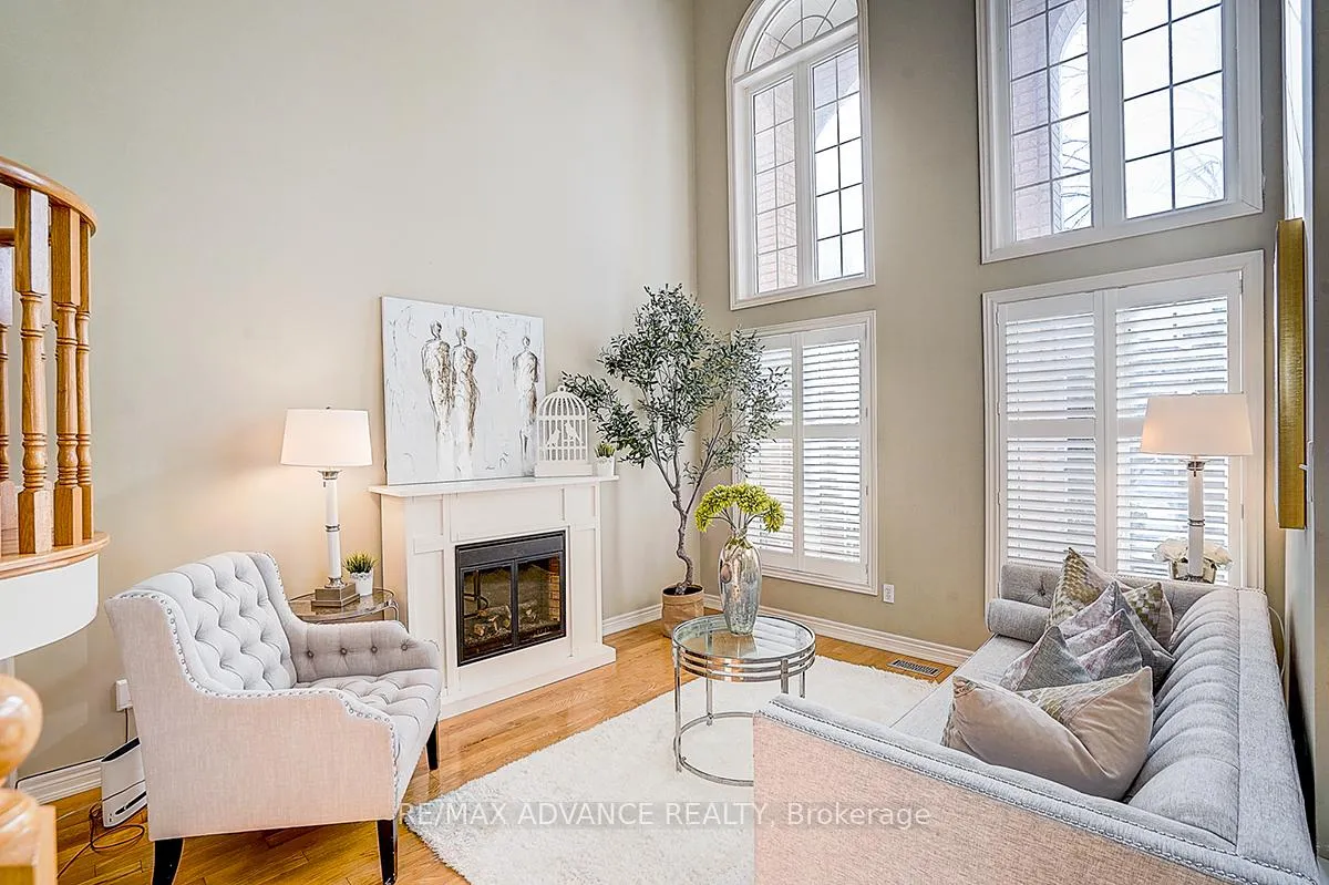 Photo 7 of 16 St Etienne Drive, Vaughan, Vellore Village — HOMEH