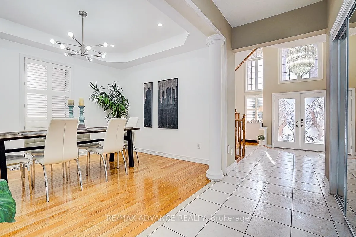 Photo 17 of 16 St Etienne Drive, Vaughan, Vellore Village — HOMEH