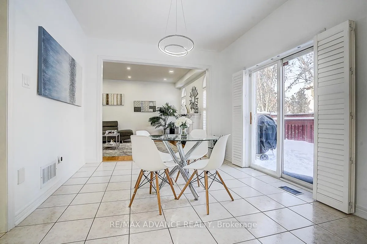 Photo 18 of 16 St Etienne Drive, Vaughan, Vellore Village — HOMEH
