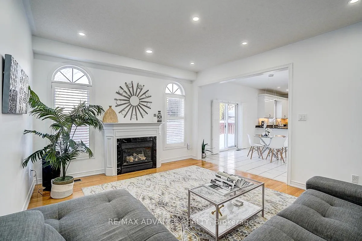 Photo 22 of 16 St Etienne Drive, Vaughan, Vellore Village — HOMEH