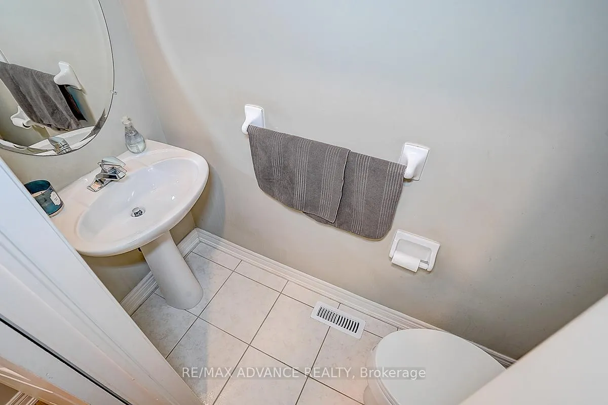 Photo 28 of 16 St Etienne Drive, Vaughan, Vellore Village — HOMEH