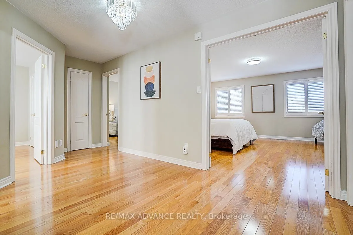 Photo 33 of 16 St Etienne Drive, Vaughan, Vellore Village — HOMEH