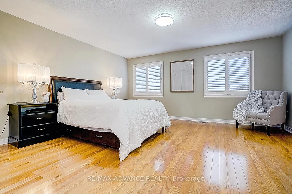 Photo 35 of 16 St Etienne Drive, Vaughan, Vellore Village — HOMEH
