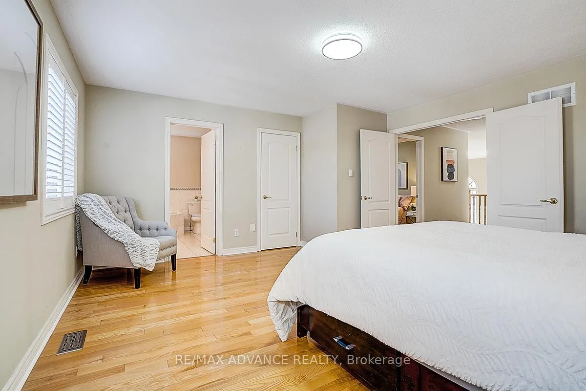 Photo 38 of 16 St Etienne Drive, Vaughan, Vellore Village — HOMEH