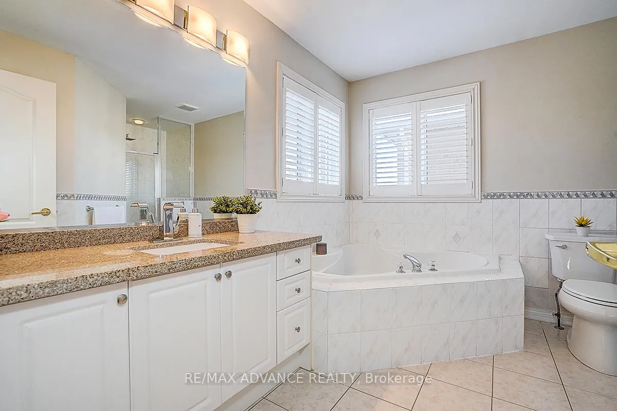 Photo 40 of 16 St Etienne Drive, Vaughan, Vellore Village — HOMEH