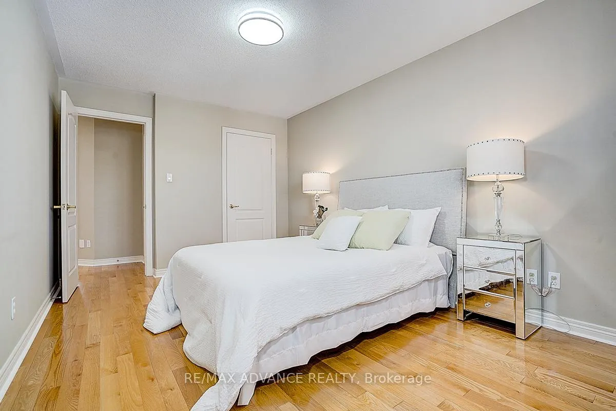 Photo 45 of 16 St Etienne Drive, Vaughan, Vellore Village — HOMEH