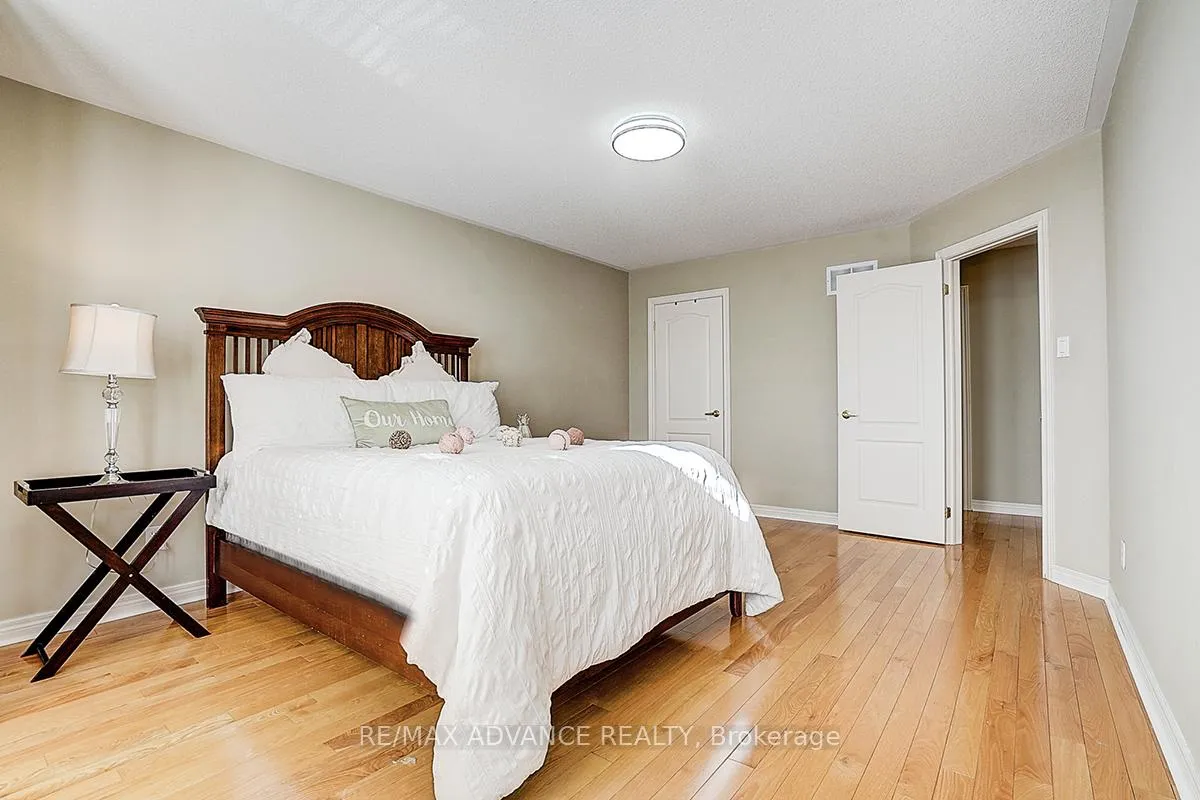 Photo 47 of 16 St Etienne Drive, Vaughan, Vellore Village — HOMEH