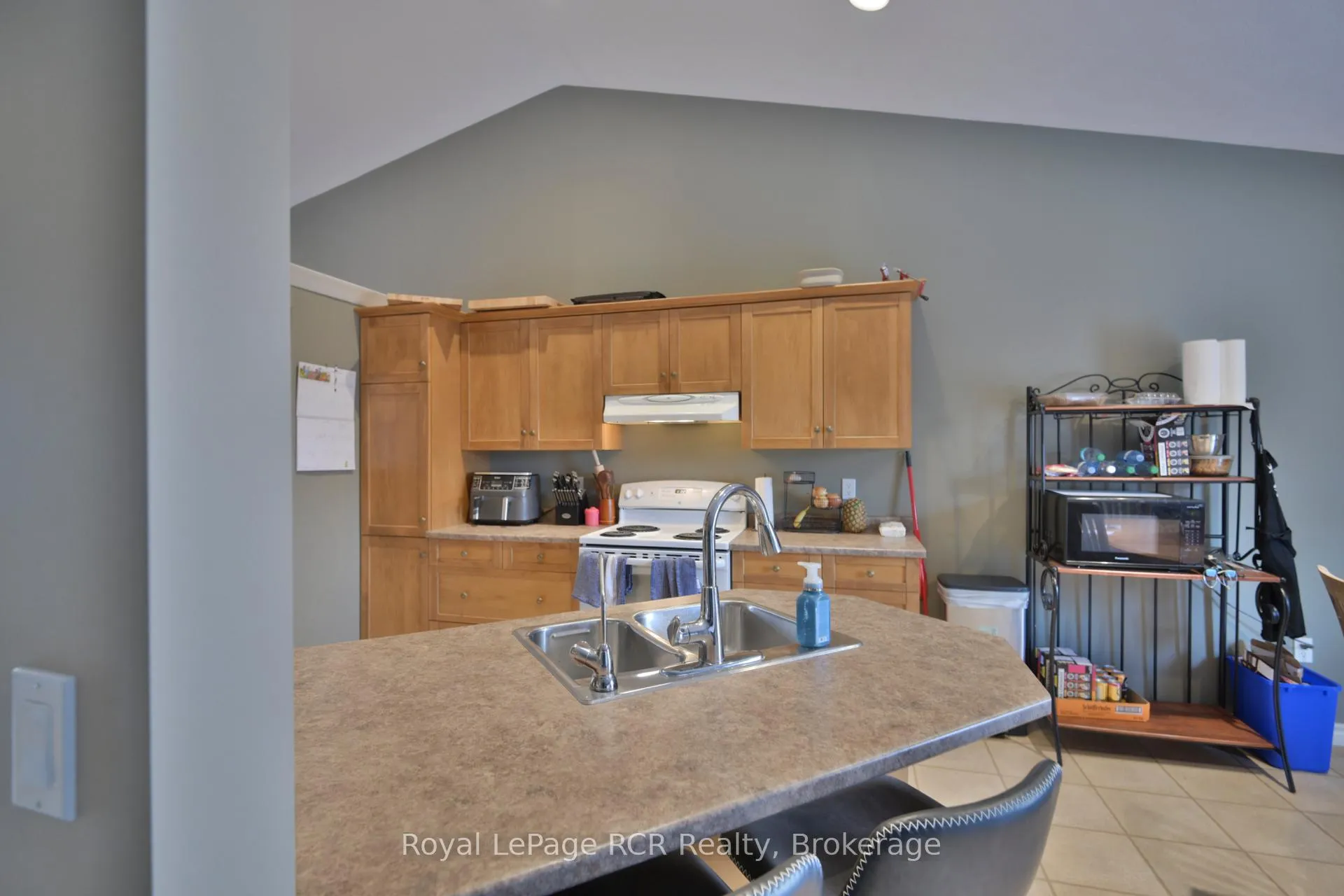 Photo 4 of 444 Grandview Road, North Huron, Wingham — HOMEH