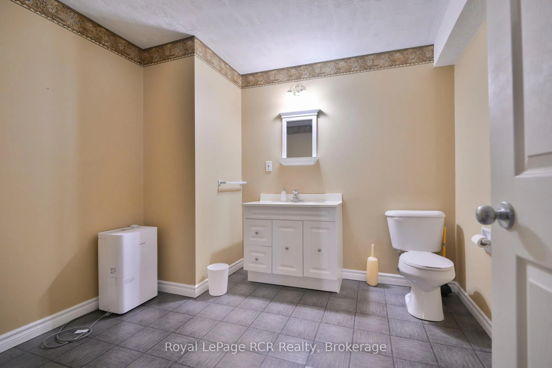 Photo 17 of 444 Grandview Road, North Huron, Wingham — HOMEH