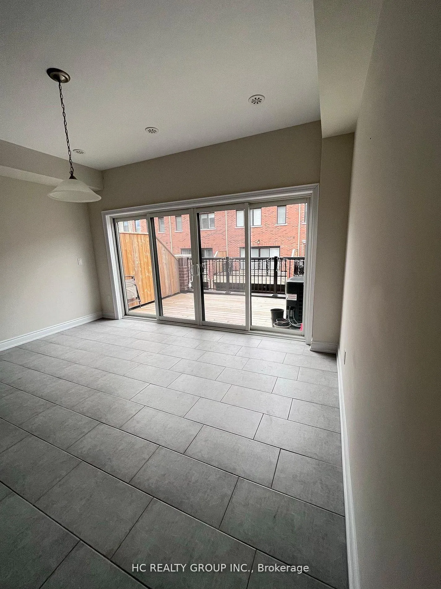 Photo 5 of 24 Cafaro Lane, Markham, Victoria Square — HOMEH