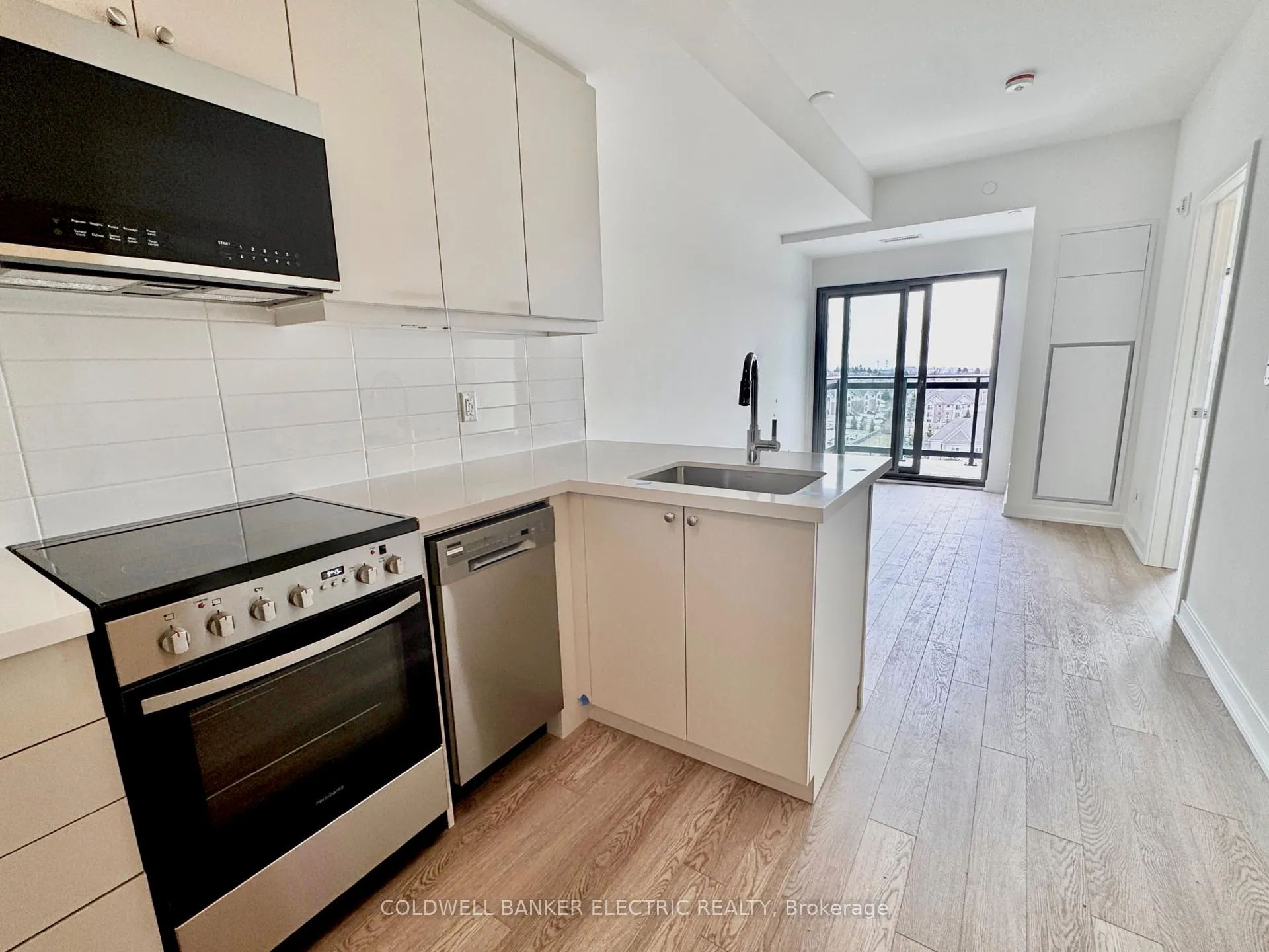 Photo 1 of 51 - 805 Clarington Boulevard, Clarington, Bowmanville — HOMEH