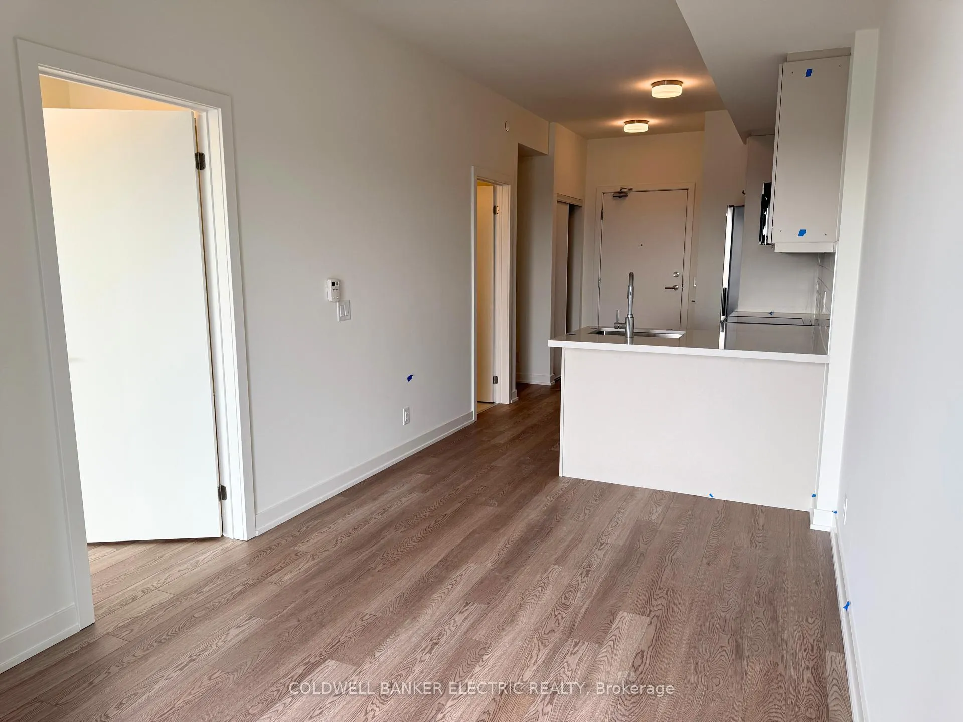 Photo 4 of 51 - 805 Clarington Boulevard, Clarington, Bowmanville — HOMEH