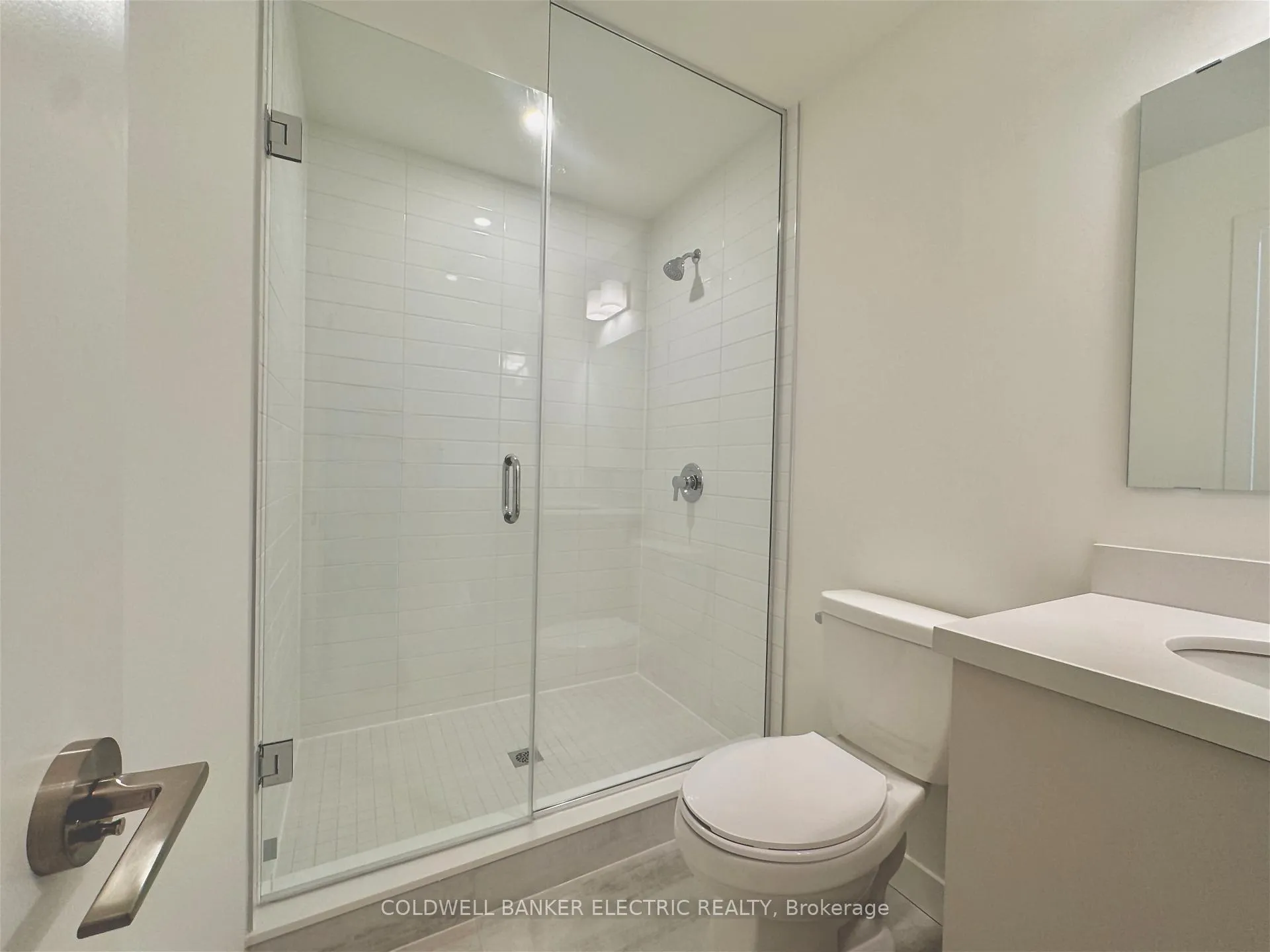 Photo 10 of 51 - 805 Clarington Boulevard, Clarington, Bowmanville — HOMEH