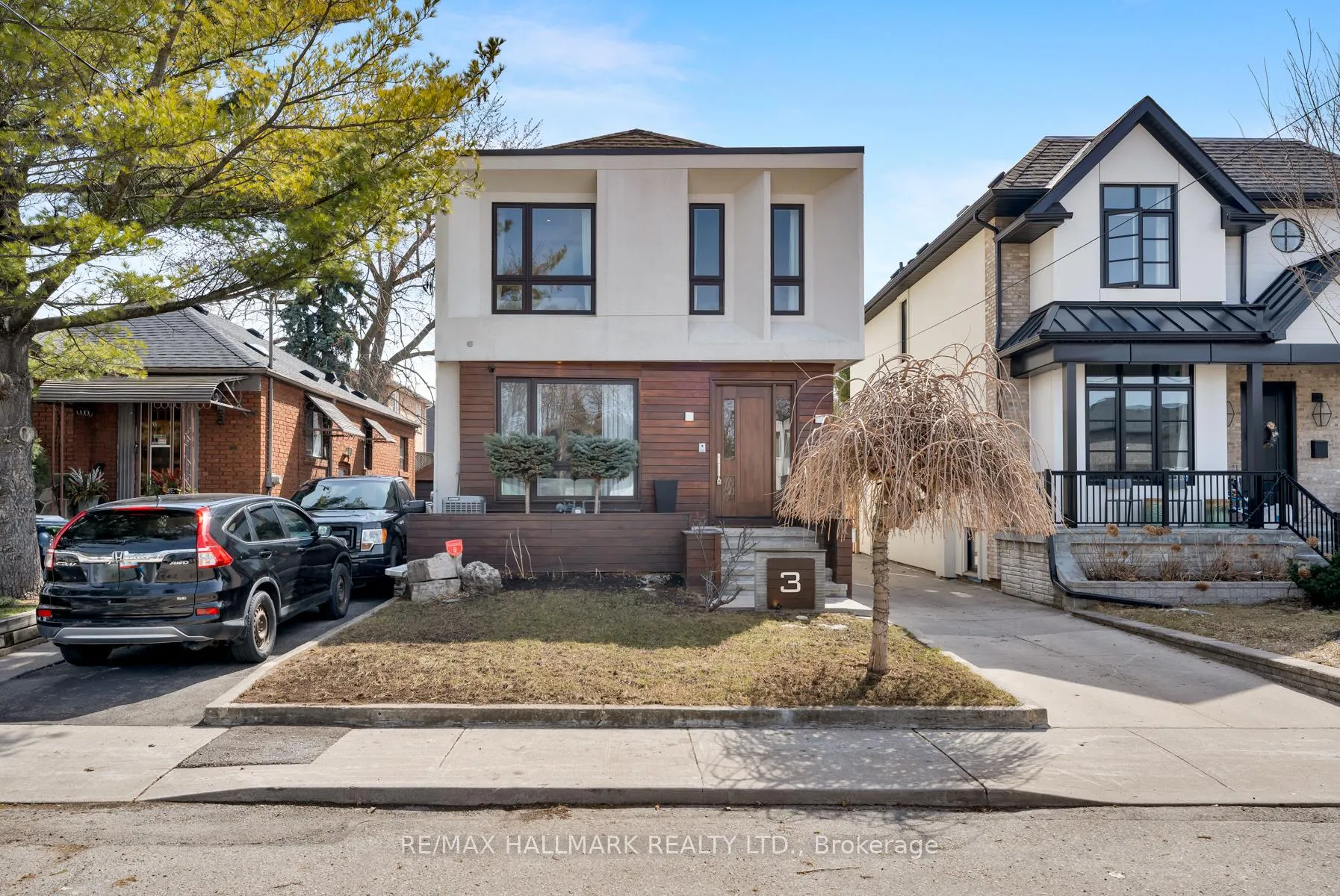 Photo 2 of 3 Judith Drive, Toronto, East York — HOMEH