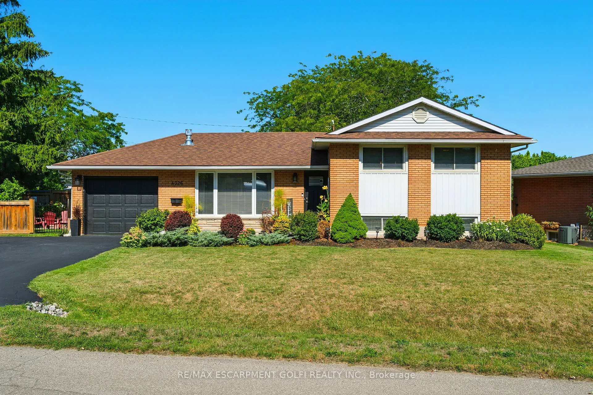 Photo 1 of 4326 Hillview Drive, Lincoln, Beamsville — HOMEH