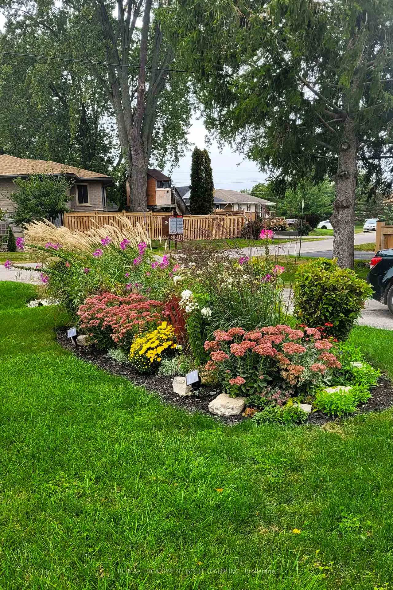 Photo 4 of 4326 Hillview Drive, Lincoln, Beamsville — HOMEH