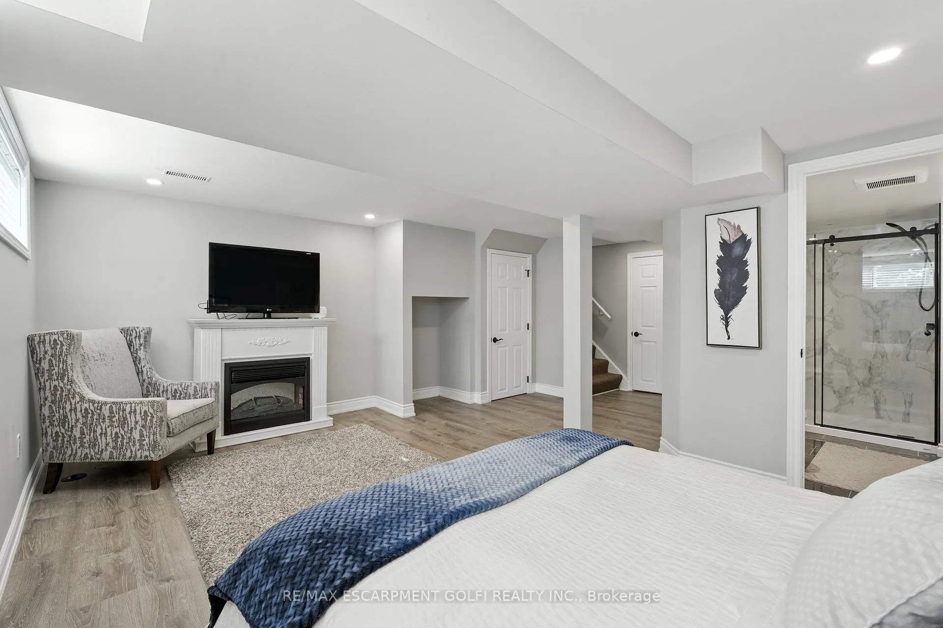 Photo 24 of 4326 Hillview Drive, Lincoln, Beamsville — HOMEH