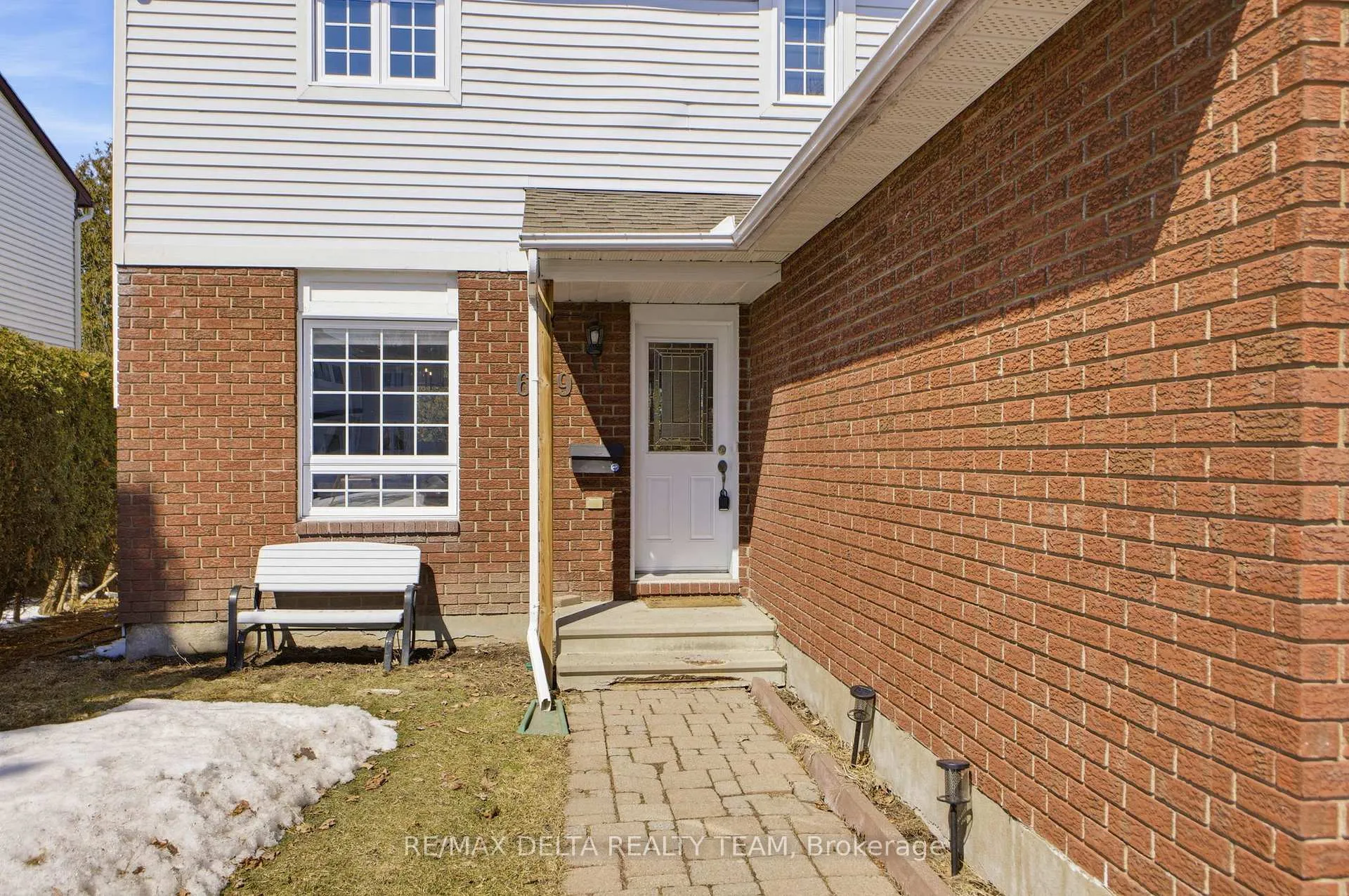 Photo 3 of 609 Wilkie Drive, Ottawa, Fallingbrook/Pineridge — HOMEH
