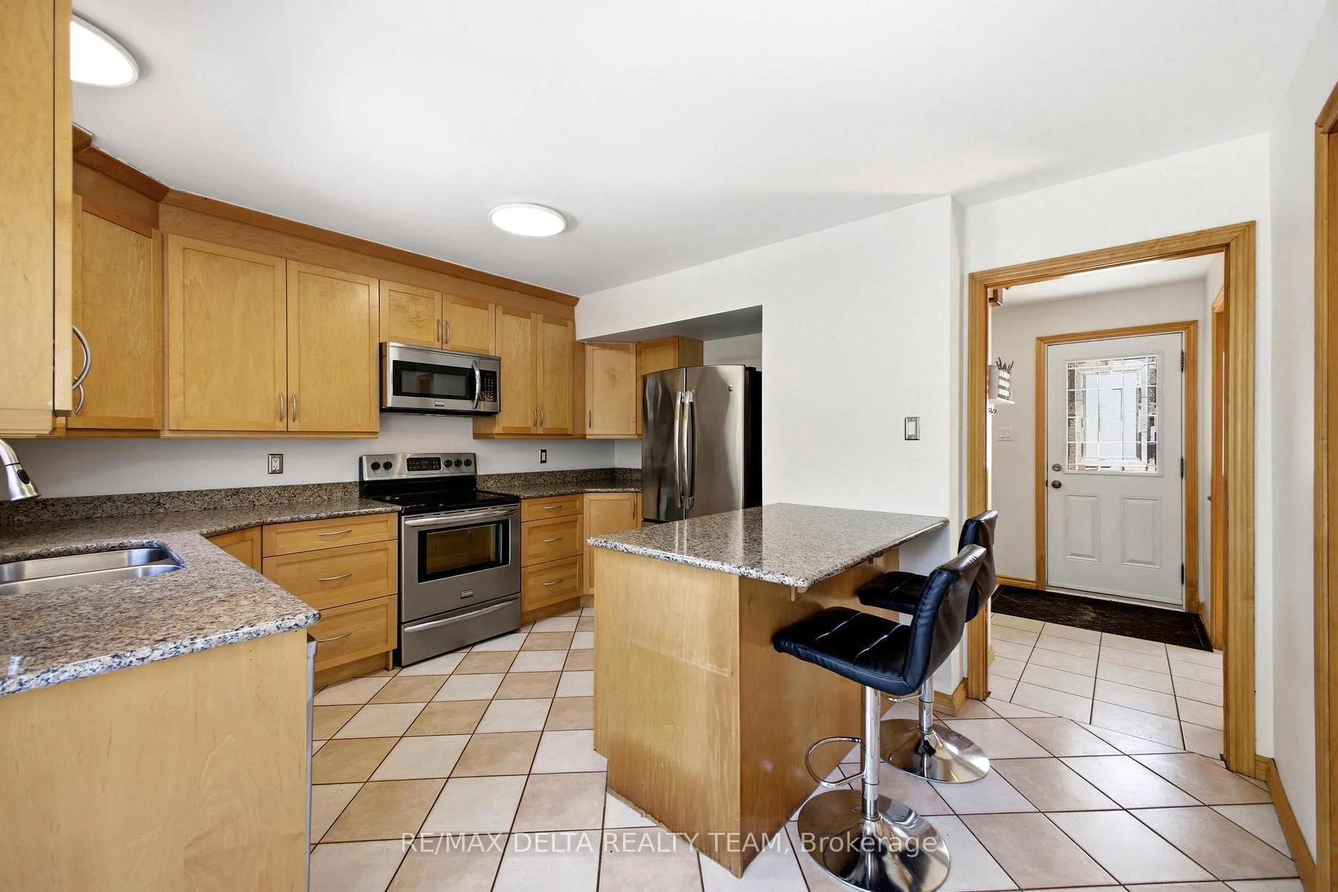 Photo 6 of 609 Wilkie Drive, Ottawa, Fallingbrook/Pineridge — HOMEH