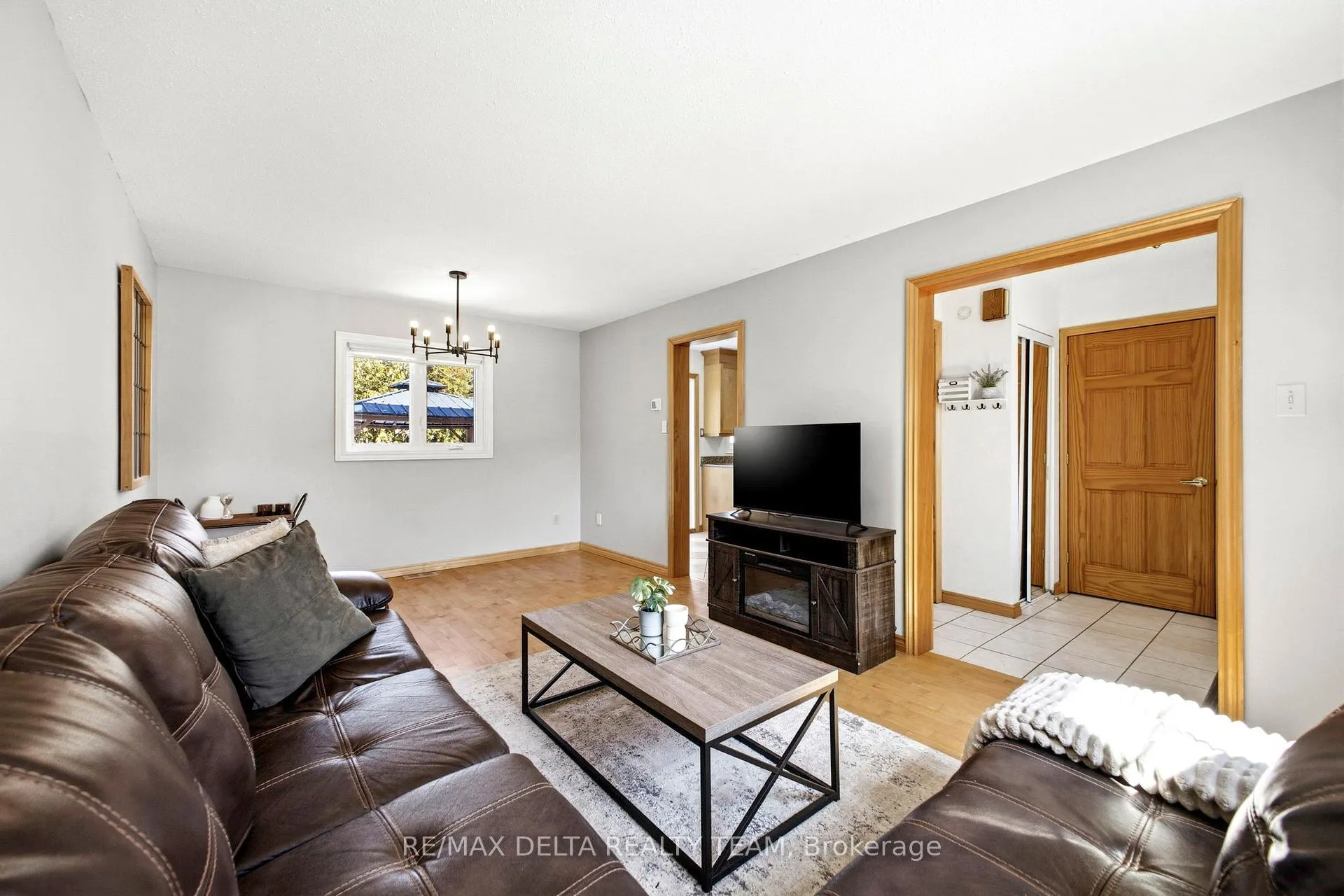 Photo 12 of 609 Wilkie Drive, Ottawa, Fallingbrook/Pineridge — HOMEH