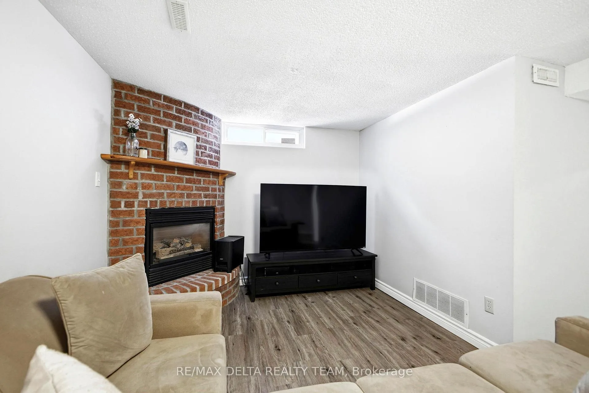 Photo 24 of 609 Wilkie Drive, Ottawa, Fallingbrook/Pineridge — HOMEH