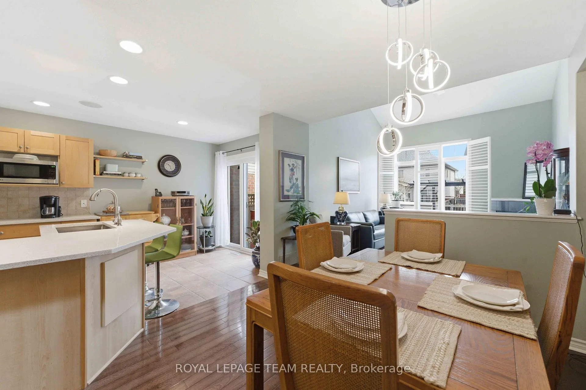 Photo 7 of 308 Grey Seal Circle, Ottawa, Riverside South/Gloucester Glen — HOMEH
