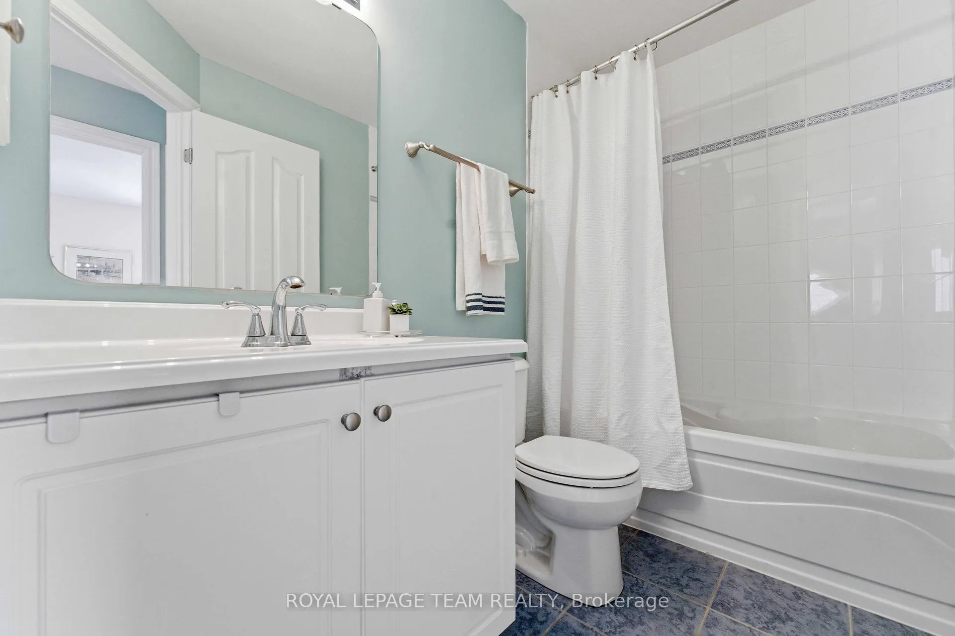 Photo 20 of 308 Grey Seal Circle, Ottawa, Riverside South/Gloucester Glen — HOMEH