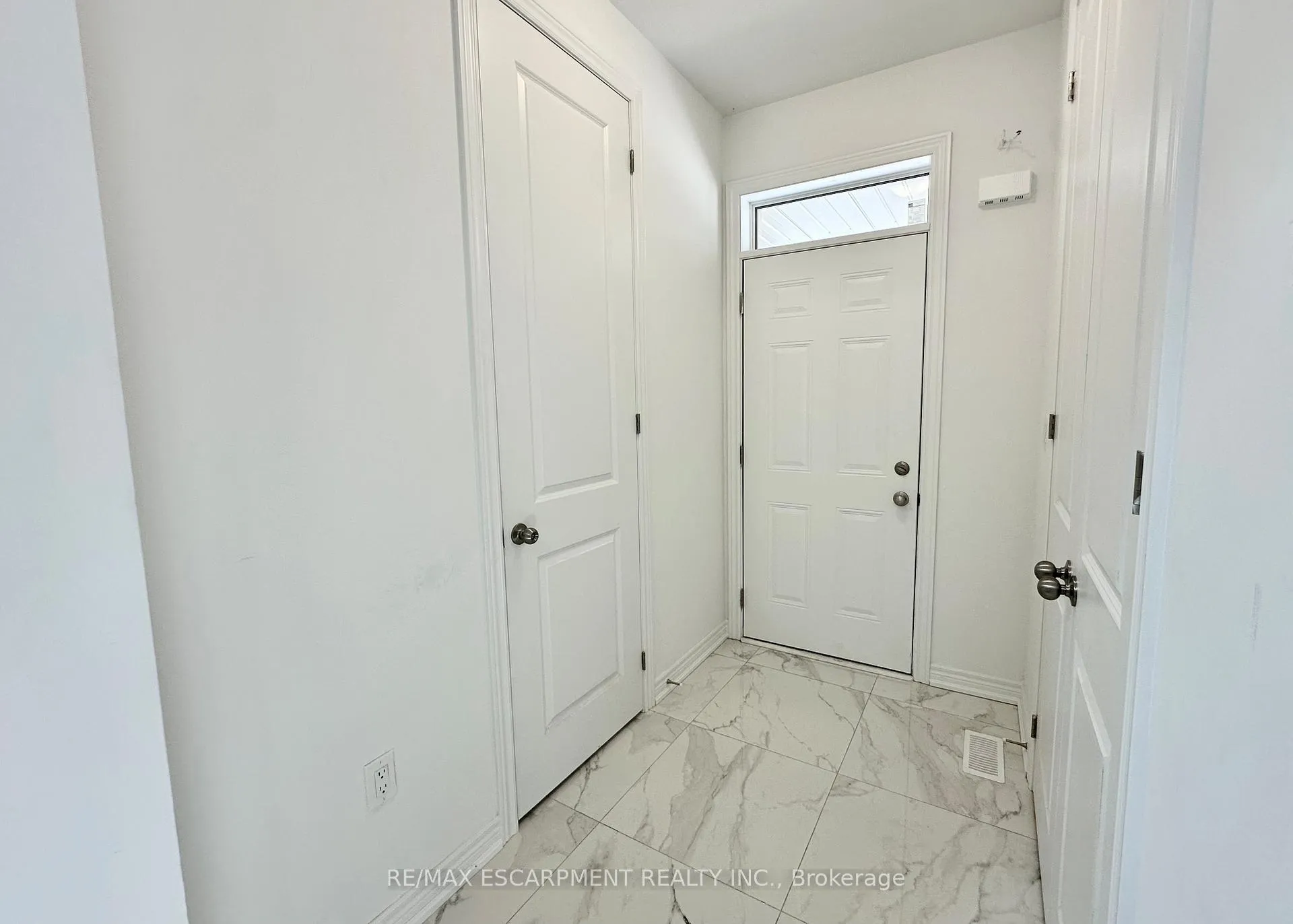 Photo 5 of 15 Davinci Boulevard, Hamilton, Carpenter — HOMEH