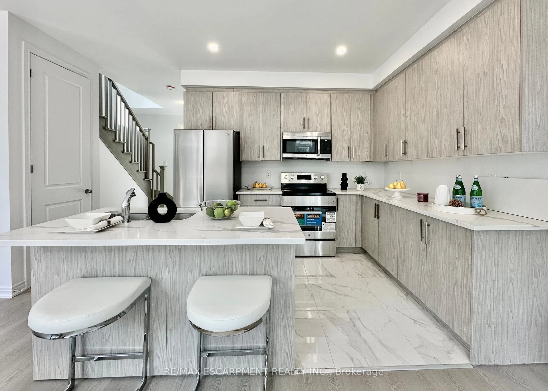 Photo 9 of 15 Davinci Boulevard, Hamilton, Carpenter — HOMEH