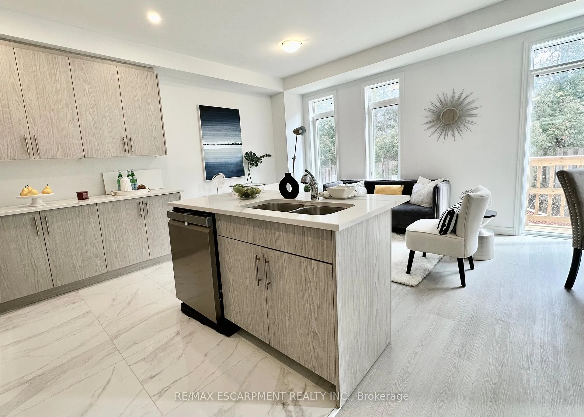 Photo 10 of 15 Davinci Boulevard, Hamilton, Carpenter — HOMEH