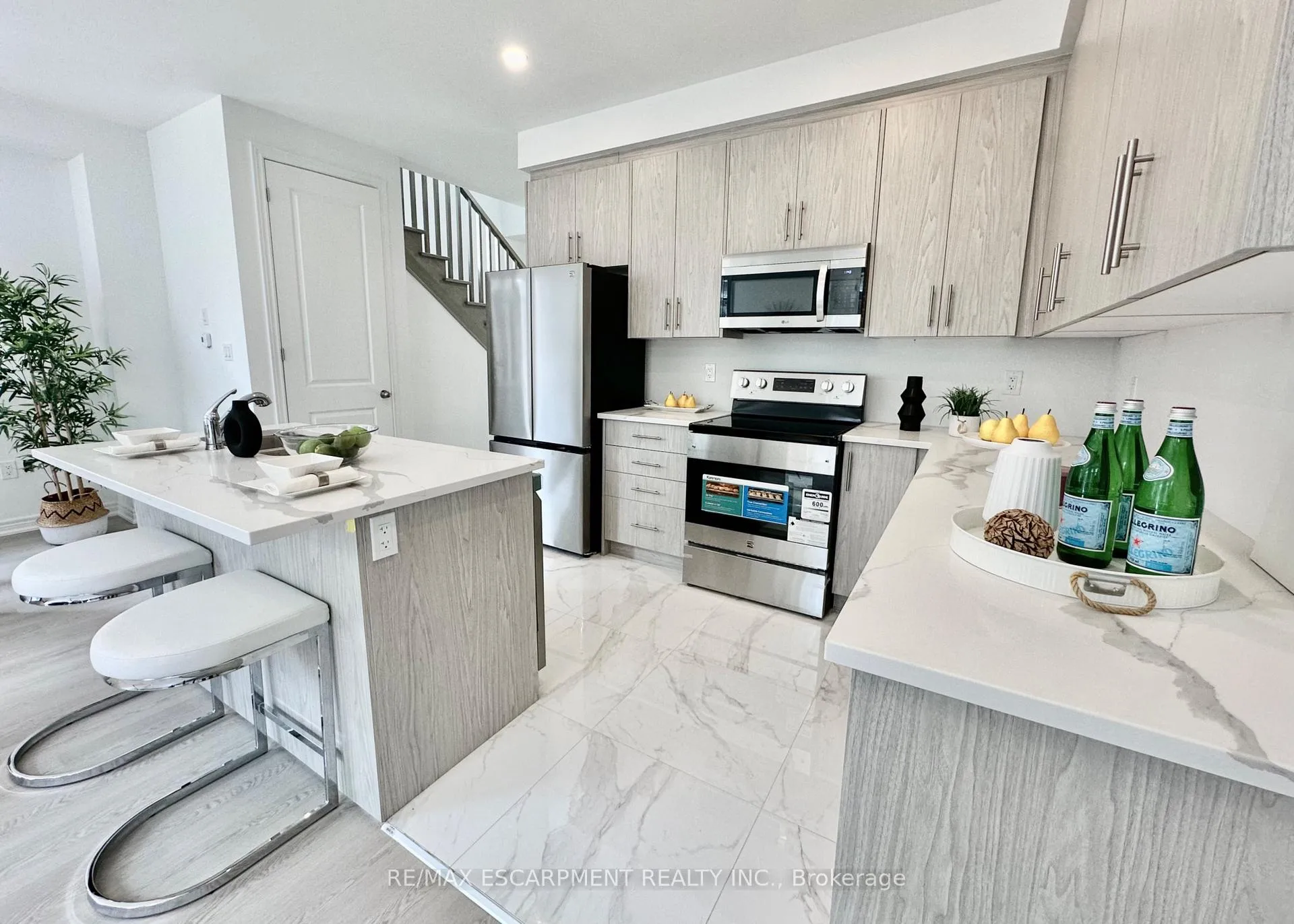 Photo 11 of 15 Davinci Boulevard, Hamilton, Carpenter — HOMEH