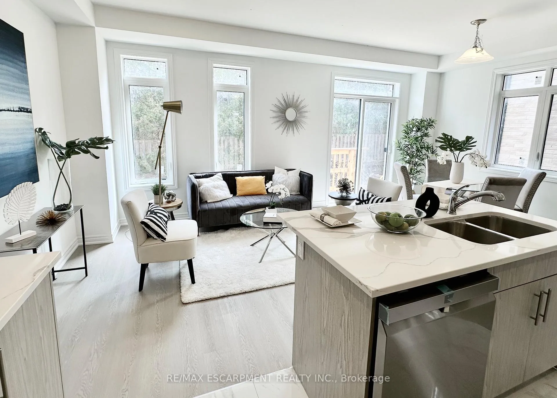Photo 15 of 15 Davinci Boulevard, Hamilton, Carpenter — HOMEH