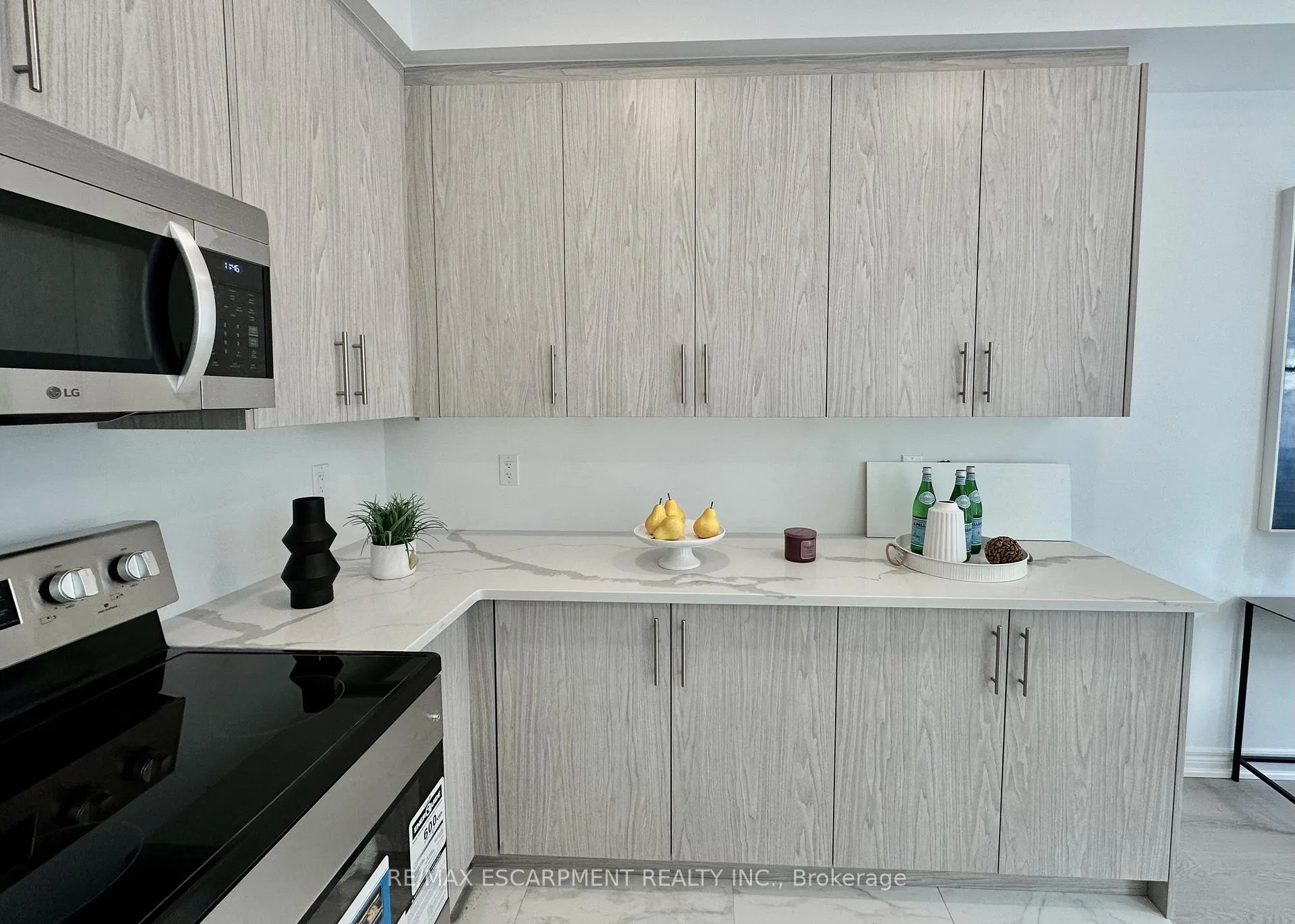 Photo 16 of 15 Davinci Boulevard, Hamilton, Carpenter — HOMEH
